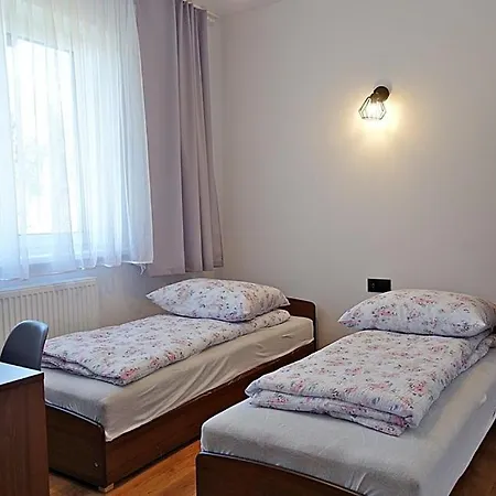 Dw Jarosze Vendégház 3*